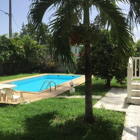 Apartmán T2 Tropical En Bord De Piscine A 100M De La Mer Le Carbet Exteriér fotografie