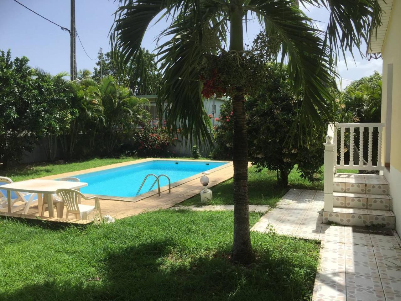 Apartmán T2 Tropical En Bord De Piscine A 100M De La Mer Le Carbet Exteriér fotografie